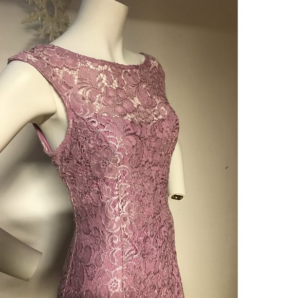 Le Chateau Lace Floral Bodycon Lilac Lavender Purple/ Pink Shiny summer dress - Picture 3 of 5
